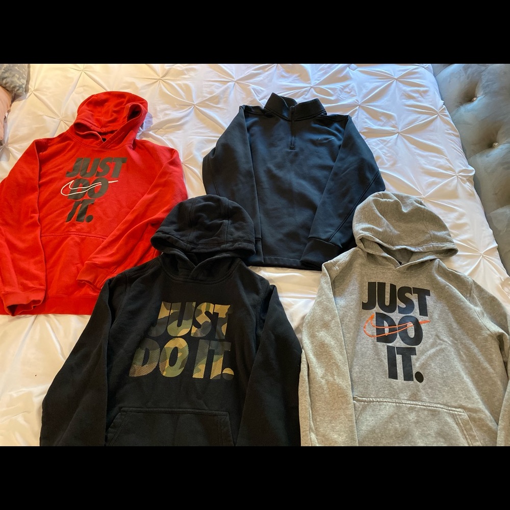 BOYS LOT NIKE HOODIES/HALF ZIP